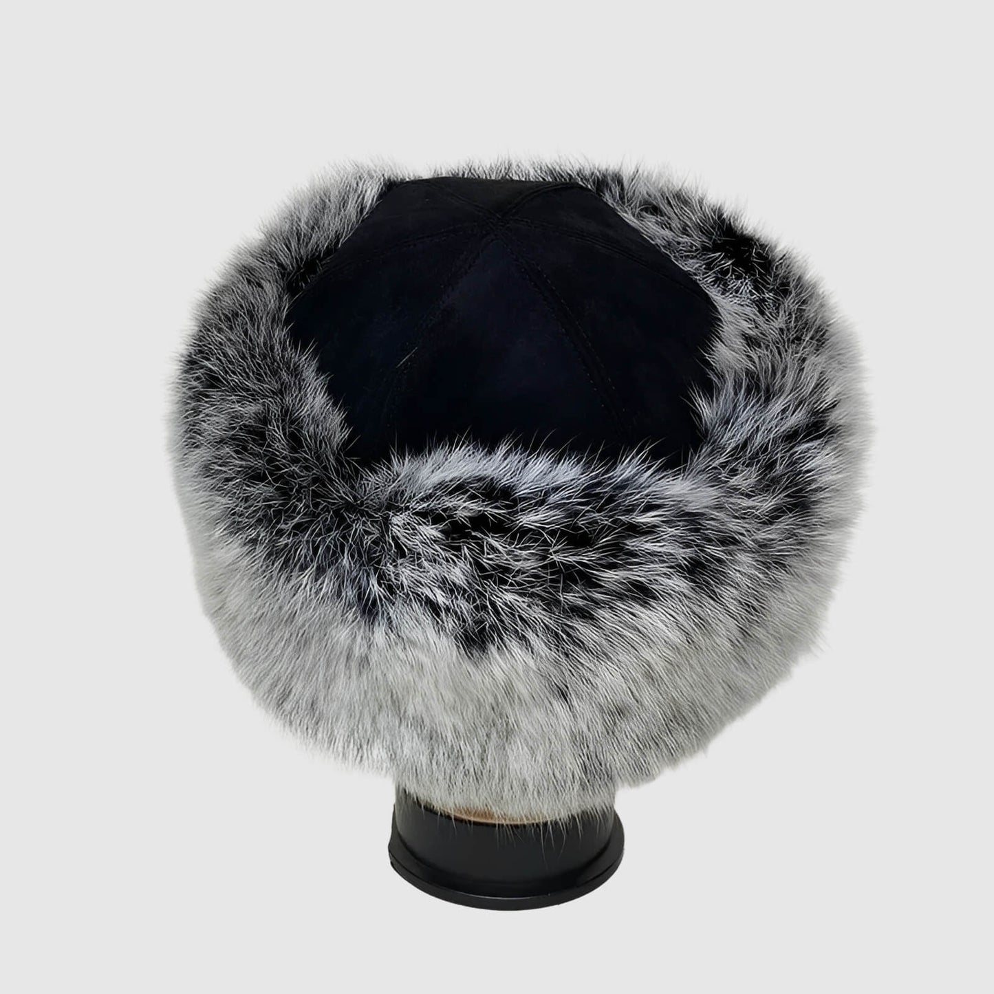 Bonnet russe en fausse fourrure pour un look chic d’hiver