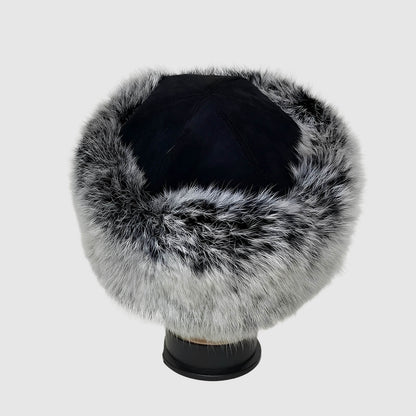 Bonnet russe en fausse fourrure pour un look chic d’hiver