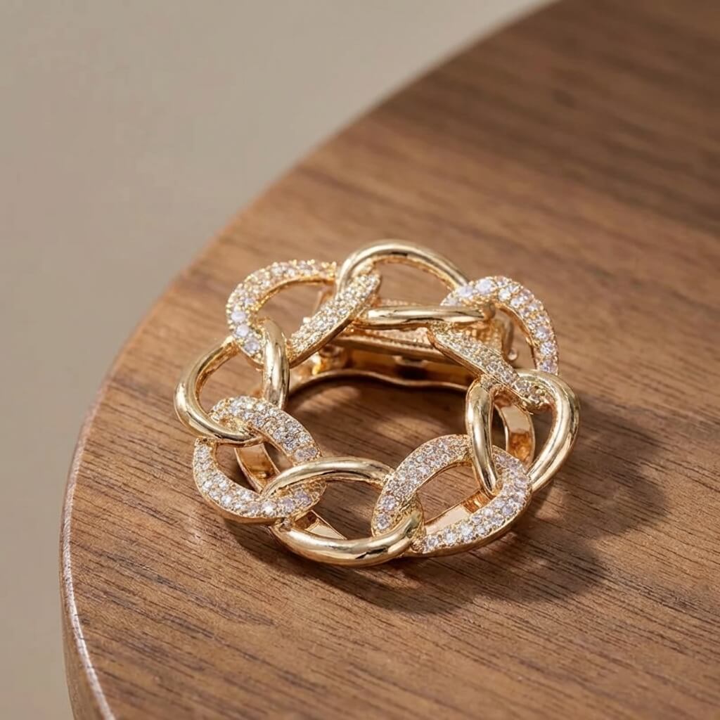 Broche étincelante