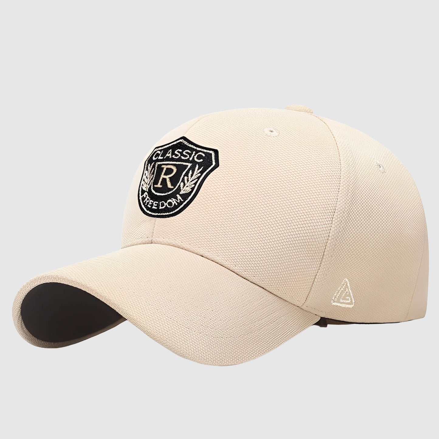 Casquette « CLASSIC » – broderie dorée et style urbain