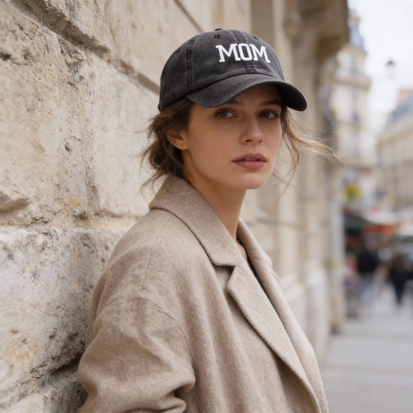 Casquette « MOM » brodée – casual et pleine de style
