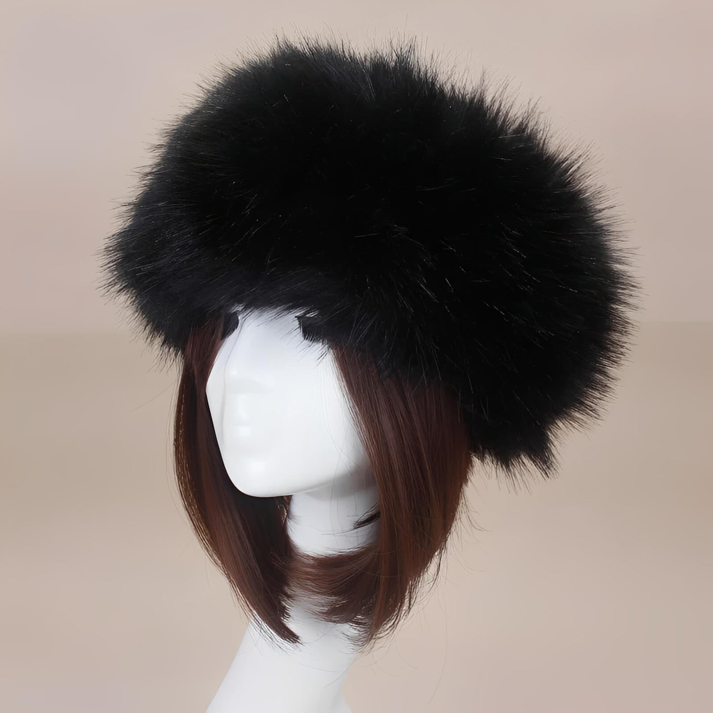 Bonnet russe en fausse fourrure – l’élégance chaude de l’hiver