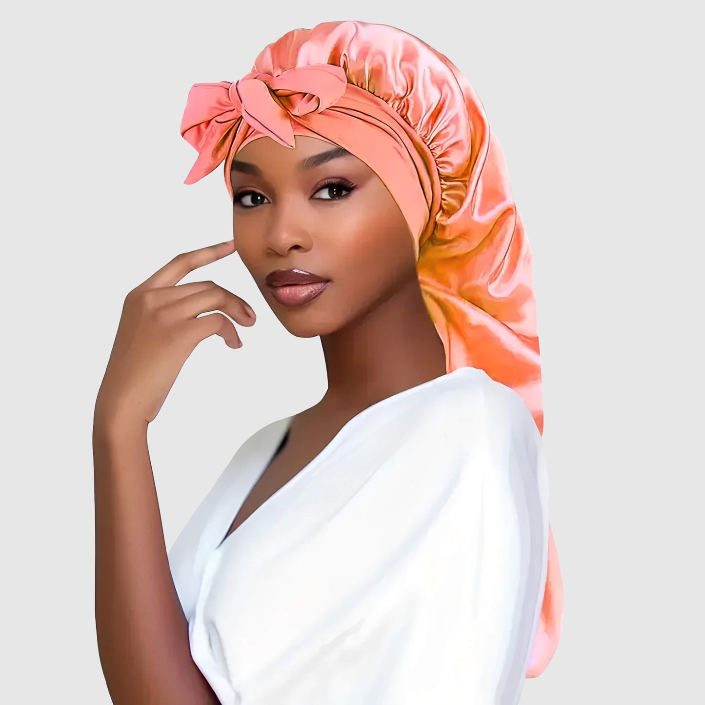 Bonnet en satin avec nœud élégant pour femme