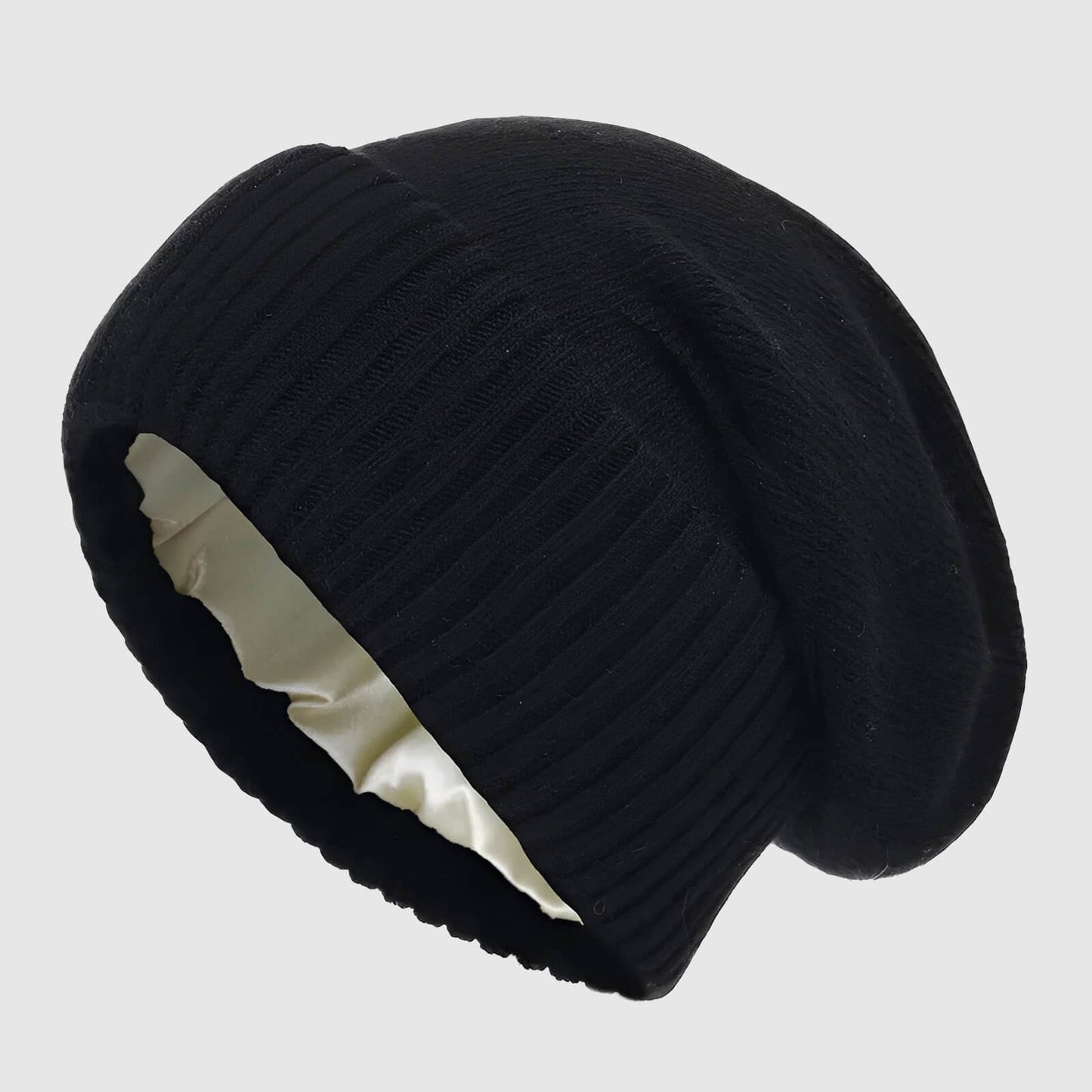 Bonnet femme en laine pure doublé satin – douceur et élégance hivernale