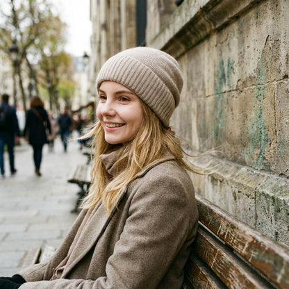 Bonnet femme en laine pure doublé satin – douceur et élégance hivernale