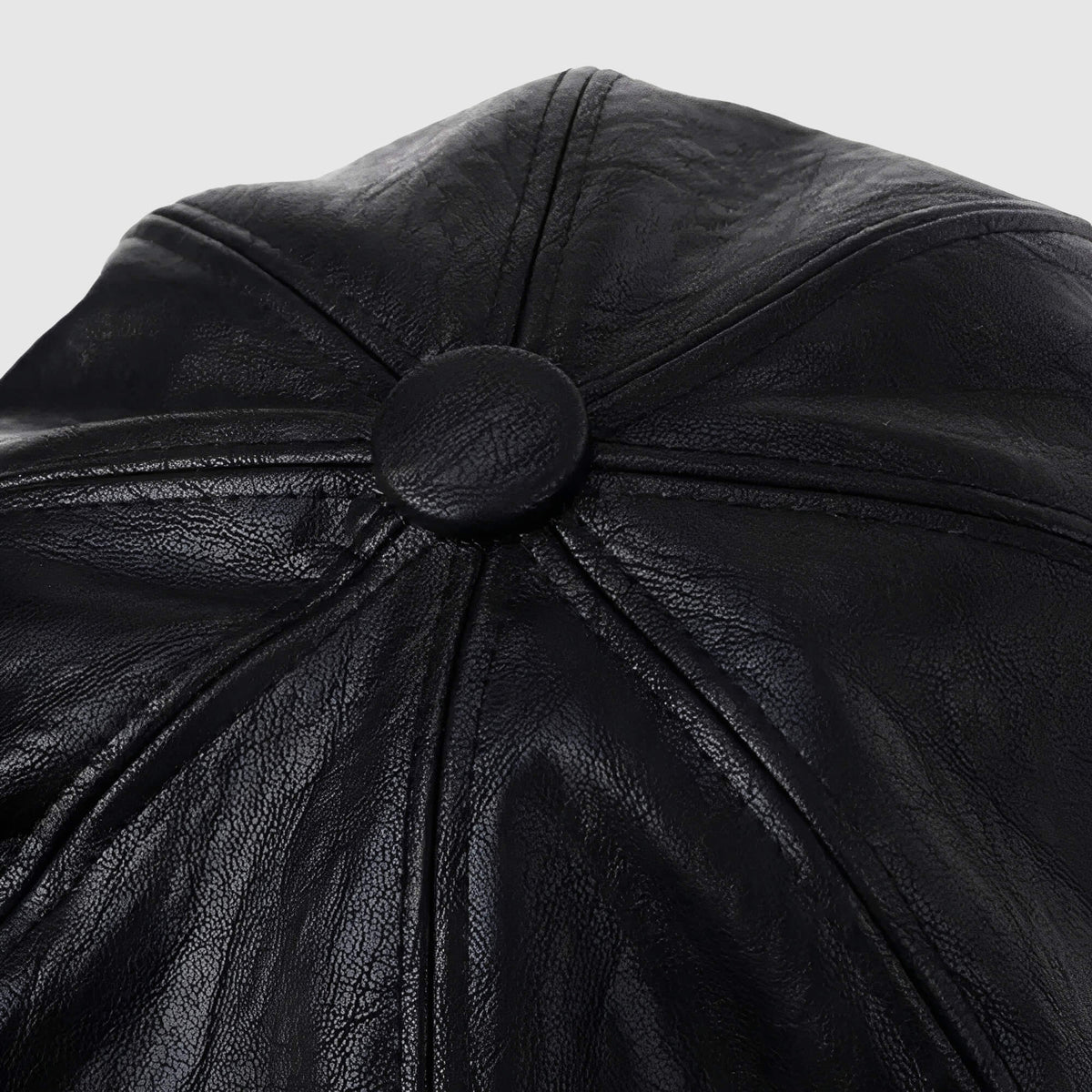 Casquette gavroche en simili cuir – rétro chic pour l’hiver