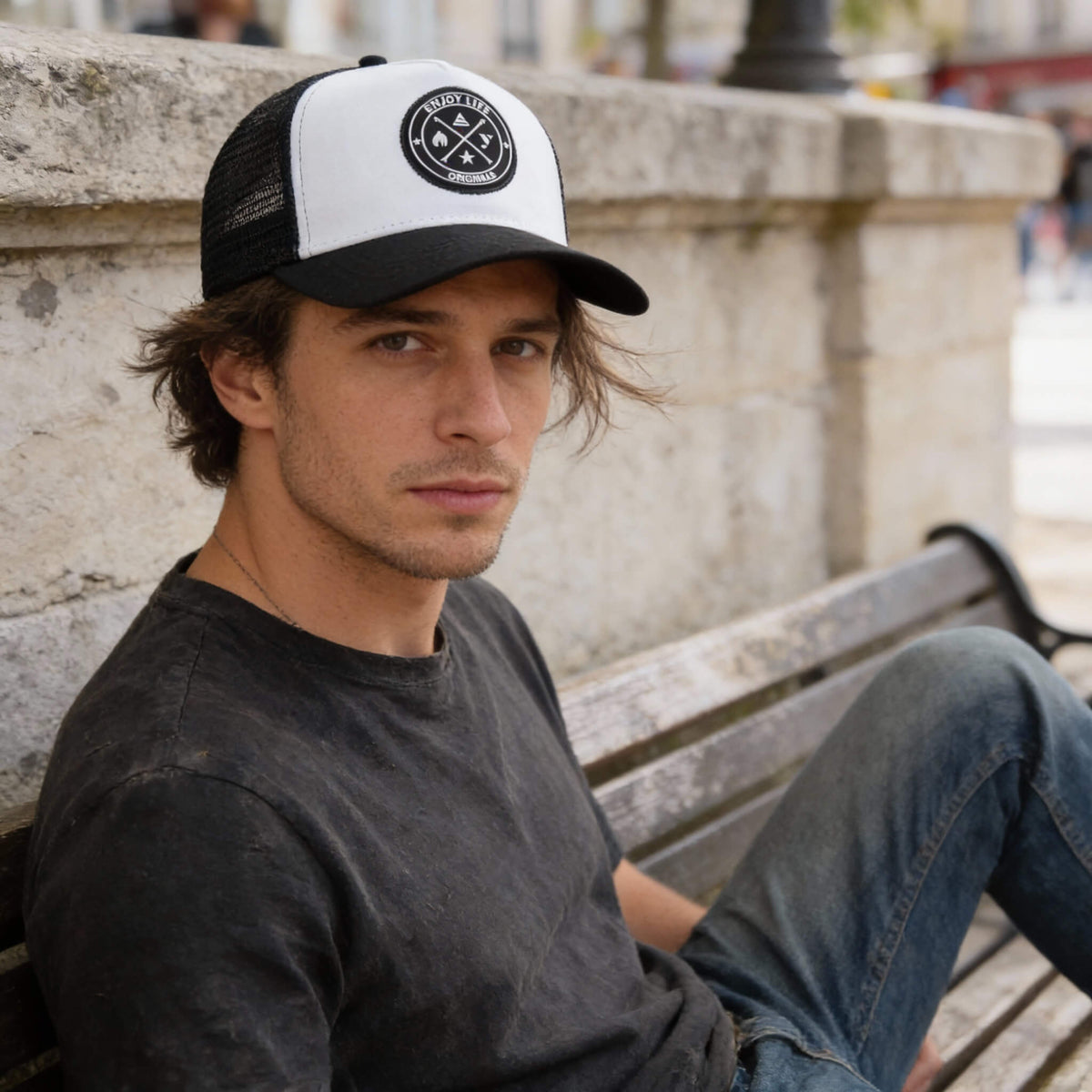 Casquette trucker à lettres – respirante pour l’été