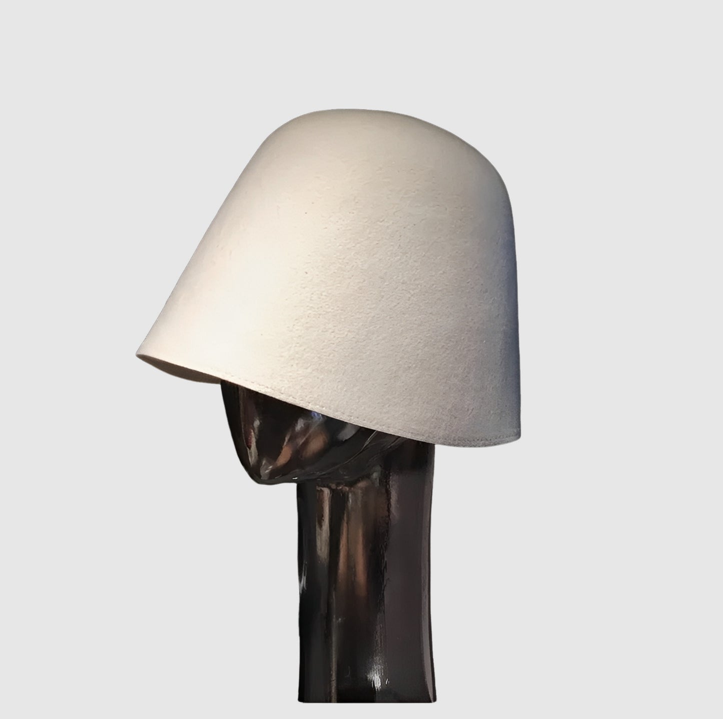Chapeau cloche en laine à bord court pour femme