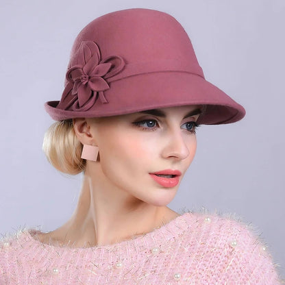 Chapeau cloche en laine pour femme façon fascinator