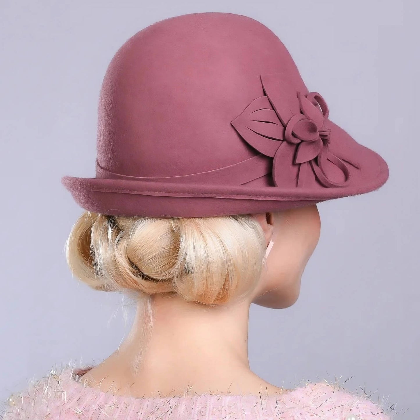 Chapeau cloche en laine pour femme façon fascinator