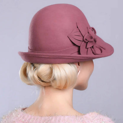 Chapeau cloche en laine pour femme façon fascinator