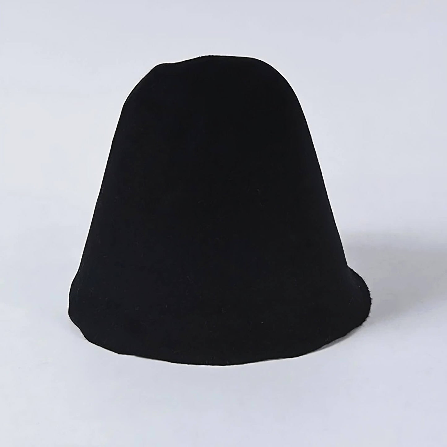 Chapeau cloche pour femme au style classique intemporel