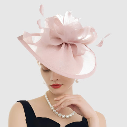 Chapeau de mariage avec plume et fleur