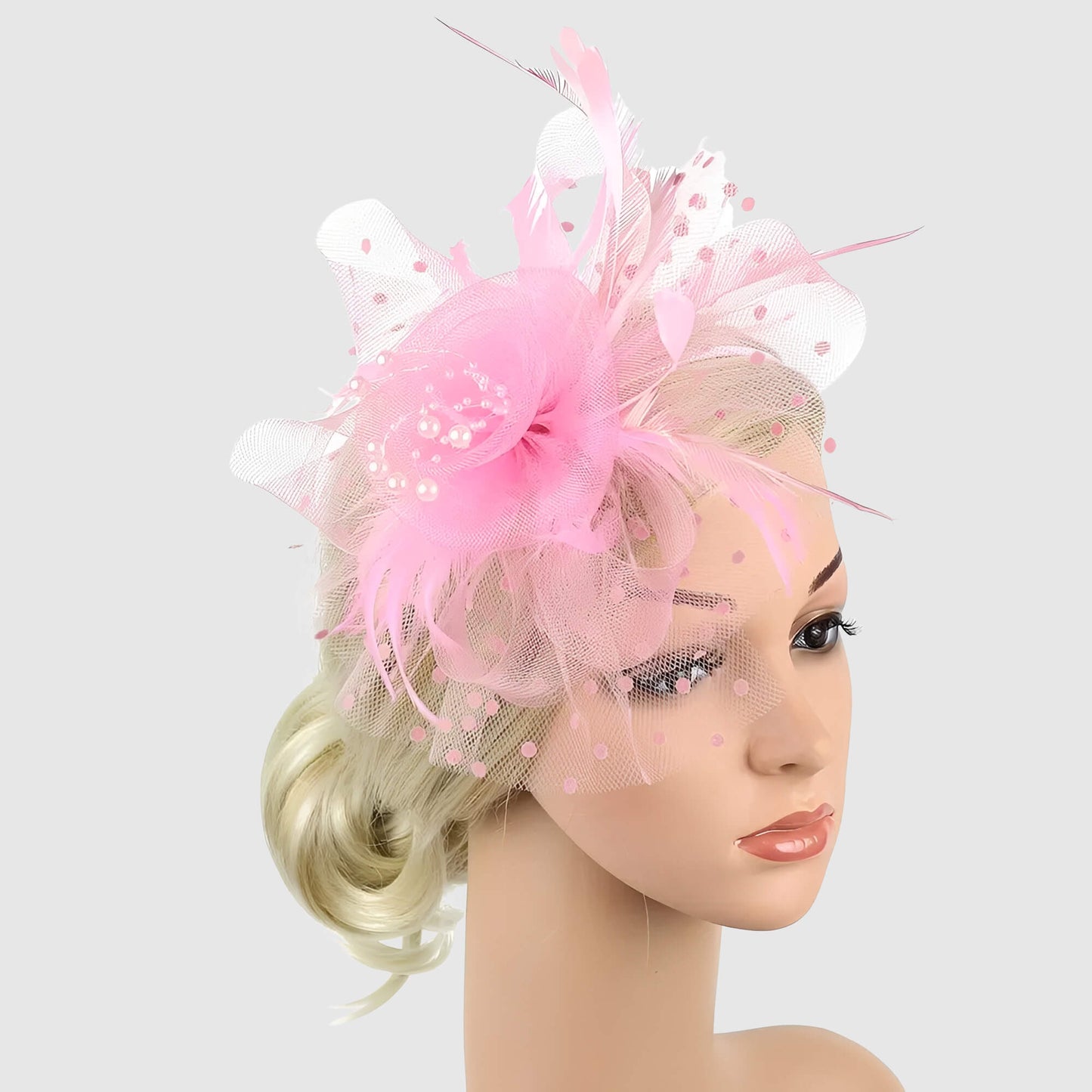 Chapeau de mariage fleur en voile et plumes sur serre-tête