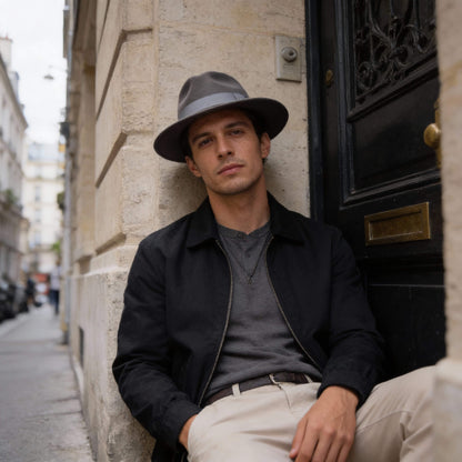 Chapeau fedora avec nœud décoratif